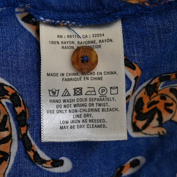 Anthropologie 17 of 52 Conversations Women's 4 Blue Big Cat Tie Neck Blouse - Picture 9 of 9